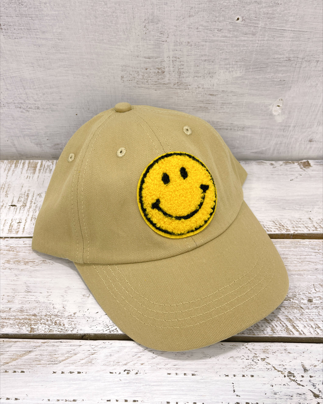 Kids beige cotton baseball cap with smiley patch